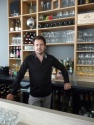 Retour d'expérience : "J'ai quitté mon poste de directeur d'hôtel pour ouvrir un bar à vins"