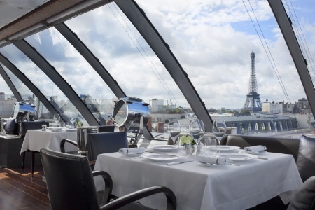 L'Oiseau Blanc, un esprit bistronomie, qui entraine le client à la découvertes des nouvelles tendances du vin.