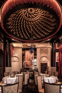 Le restaurant LiLi, marie la haute gastronomie cantonnaise et française.