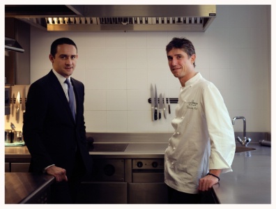 Antoine Pétrus, directeur de la restauration et chef sommelier et le chef Christophe Pelé.