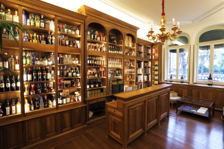 La Cave du Château, la boutique de vins.