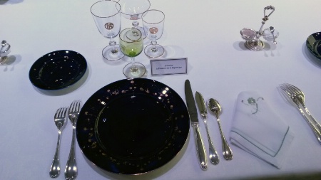 Mise en place du couvert de François Hollande.