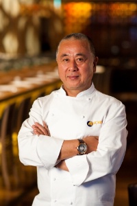 Nobu Matsuhisa arrive à Paris. Nobu Matsuhisa arrive à Paris.