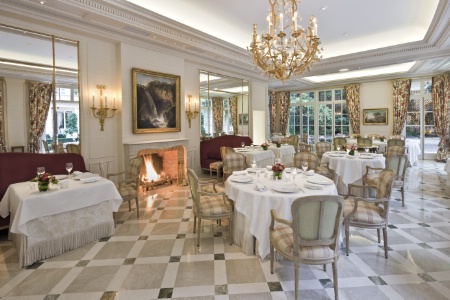Le restaurant Épicure (Bristol, Paris), 3 étoiles Michelin, est dirigé en cuisine par Éric Frechon, et en salle par Frédéric Kaiser. Olivier Novelli est désormais l'adjoint de ce dernier.