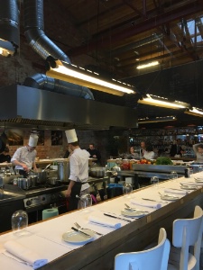 Le comptoir est ouvert 24 h/24.