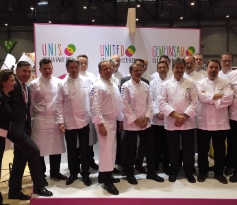 Les chefs suisses veulent soutenir les parents pour que les enfants mangent et boivent de façon équilibrée. Les chefs suisses veulent soutenir les parents pour que les enfants mangent et boivent de façon équilibrée.