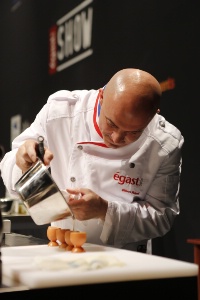 Des chefs de renom sont attendus. Olivier Nasti, MOF, chef deux étoiles du 64° Le Restaurant à Kaysersberg lors de la précédente édition.