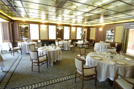 La salle du Refuge des gourmets : le restaurant s'est agrandi au fil des années.
