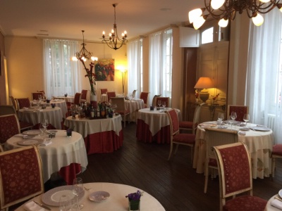 Le restaurant L'Ambroisie, à Tarbes, est devenu L'Agora. Le restaurant L'Ambroisie, à Tarbes, est devenu L'Agora.