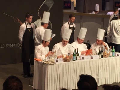 Rasmus Kofoed, président d'honneur, Serge Vieira, président du jury, Zoltan Hamvas, président du concours et Jérôme Bocuse. Rasmus Kofoed, président d'honneur, Serge Vieira, président du jury, Zoltan Hamvas, président du concours et Jérôme Bocuse.