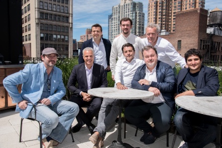 Les chefs français à New York pour la sortie des 50 Best : Paul Pairet, Eric Ripert, Alexandre Gauthier, Yannick Alleno, Bertrand Grebaut, Pierre Hermé, Alain Passard et Mauro Colagreco. Les chefs français à New York pour la sortie des 50 Best : Paul Pairet, Eric Ripert, Alexandre Gauthier, Yannick Alleno, Bertrand Grebaut, Pierre Hermé, Alain Passard et Mauro Colagreco.