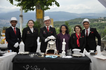 Ateliers arts de la table : Suhel (Lycée hôtelier F. Rabelais à Dugny), Julie (Fondation Paul Bocuse), Emmanuel Fournis, consultant et ambassadeur des arts de la table Fondation Paul Bocuse et ô Service), Sabine Minh Sen (exploratrice du thé), Laetitia Gouttenoire (chargée de mission Fondation Paul Bocuse), Emiliano (Lycée hôtelier Bellerive à Vienne).