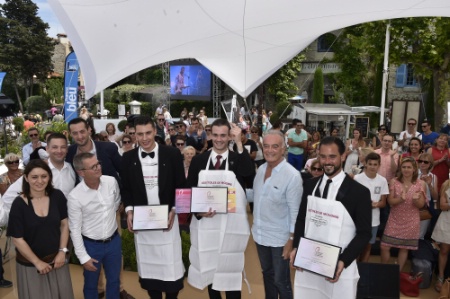 Concours du jeune sommelier : Thibo Henri, Hôtel Eden Roc à Antibes, le lauréat Jonathan Pral, Restaurant l'Oasis à Mandelieu, Richard Galy, maire de Mougins, et Nicolas Fretard, mention complémentaire sommellerie, Cagnes-sur-Mer.
