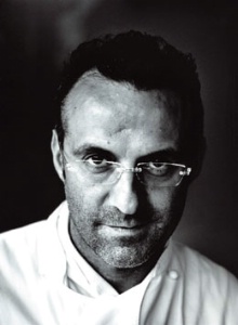 Massimo Bottura, le chef de l'Osteria Francescana à Modène, 3 étoiles Michelin. Massimo Bottura, le chef de l'Osteria Francescana à Modène, 3 étoiles Michelin.