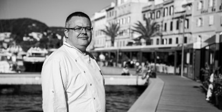 Le chef Régis Mesnager propose une cuisine sous forme de tapas, à partager. Le chef Régis Mesnager propose une cuisine sous forme de tapas, à partager.