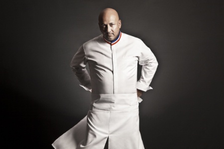 Frédéric Anton, chef 3 étoiles du Pré Catelan et mentor du cuisinier qui représentera la France à la finale internationale du concours S.PELLEGRINO® Young Chef à Milan.