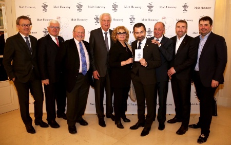 Les membres du bureau des Grandes Tables du Monde : Laurent Gardinier, Antonio Santini, Pierre WYnants, Heiner Finkbeiner, Maryse Trama, David Sinapian, Marc Haeberlin, Serge Schaal et Jean-François Piège.