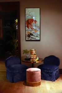 La décoration s'inspire du style néo-classique chinois des années 1950-1960.