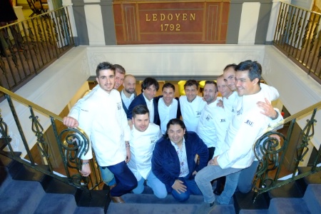 Les JRE France réunis chez leur nouveau parrain Yannick Alléno au Pavillon Ledoyen à Paris.