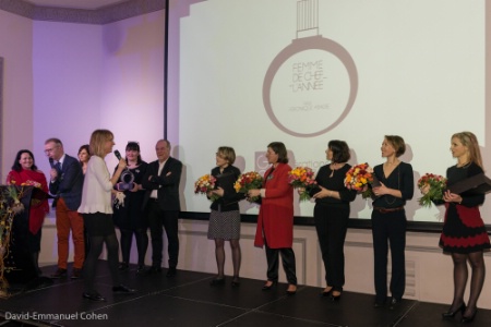 Les 5 finalistes sur scène.