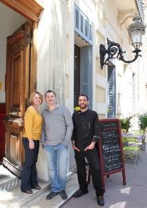 Benjamin Collombat (au centre) avait confié la responsabilité du Bertin à Sandrine Collombat (à g.) et à Renaud Giboin (à d.) pour les cuisines.