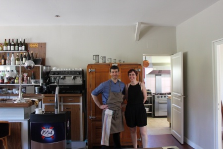 Romuald Germa et Angéline Garcia, deux anciens de L'Espérance, ont lancé leur propre restaurant bistronomique. Romuald Germa et Angéline Garcia, deux anciens de L'Espérance, ont lancé leur propre restaurant bistronomique.