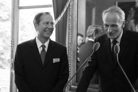 Michael Ellis et Jean-Dominique Senard, président du groupe Michelin.
