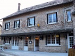 À Chaumeil, l'auberge du village fait aussi cantine