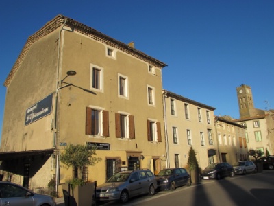 L'Épicurien a retrouvé toute sa place au sein du village. L'Épicurien a retrouvé toute sa place au sein du village.