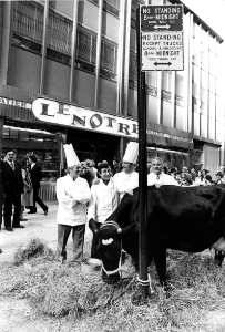 De gauche à droite : Gaston Lenôtre, Michel Guérard, Paul Bocuse et Roger Vergé De gauche à droite : Gaston Lenôtre, Michel Guérard, Paul Bocuse et Roger Vergé