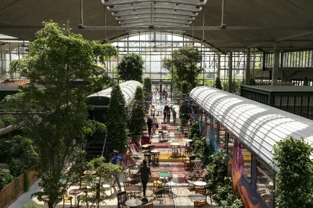 1000 places à l'intérieur en espaces segmentés.