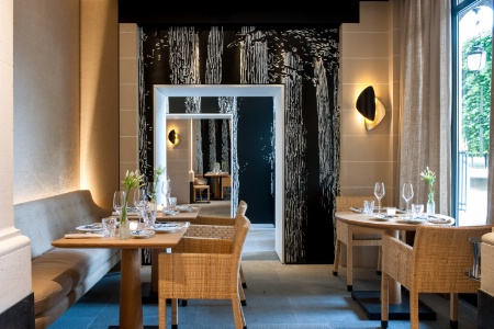 Le restaurant du Palais Royal compte 50 couverts en salle