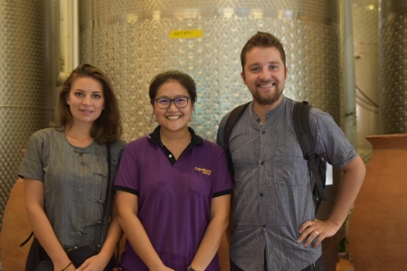 Aurore et Charly accompagnés d'une thaïlandaise. Aurore et Charly accompagnés d'une thaïlandaise.