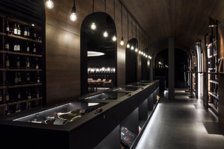 La cave à vins.
