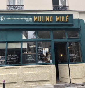 Mulino Mulè, place Sainte-Marthe, dans le Xème arrondissement à Paris. Mulino Mulè, place Sainte-Marthe, dans le Xème arrondissement à Paris.