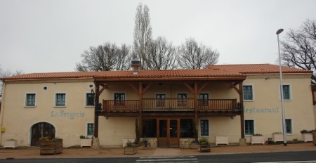 La Bergerie de Sarpoil où Cyrille Zen a calculé avoir servi plus de 154 000 repas depuis 2007. La Bergerie de Sarpoil où Cyrille Zen a calculé avoir servi plus de 154 000 repas depuis 2007.