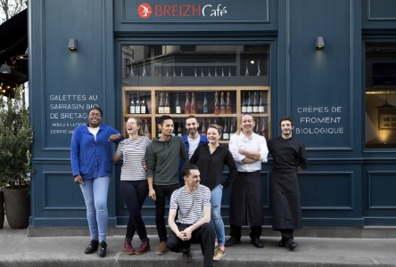L'équipe du Breizh Café Batignolles. L'équipe du Breizh Café Batignolles.