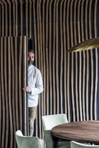 Christophe Aribert, heureux d'accueillir ses clients à sa table gastronomique depuis le 2 février.