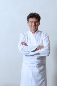 Franck Cerutti, chef exécutif du Grill à l'Hôtel de Paris, Monaco. Franck Cerutti, chef exécutif du Grill à l'Hôtel de Paris, Monaco.