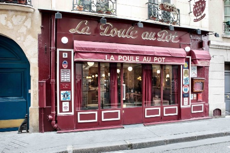 La Poule au Pot était à l'origine une boucherie, dans les années 1940. La Poule au Pot était à l'origine une boucherie, dans les années 1940.