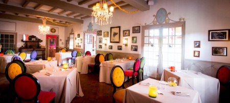 Le restaurant conjugue luxe et authenticité d'une demeure du XVIIIe siècle