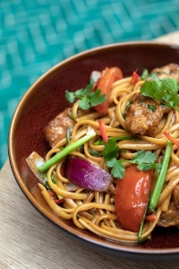 Wok asiatique : linguine poulet.
