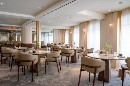 Salle du restaurant Marsan. Salle du restaurant Marsan.