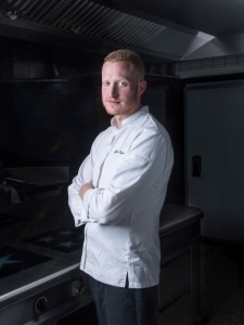 Gabin Bouguet, un jeune chef ancré dans son terroir. Gabin Bouguet, un jeune chef ancré dans son terroir.