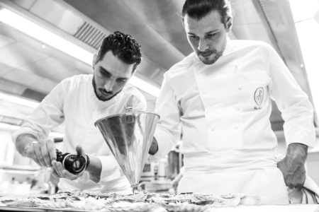 Le sous-chef Lowell Mesnier et Glenn Viel.