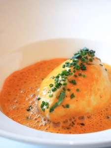 La quenelle de brochet de la Brasserie Bocuse. La quenelle de brochet de la Brasserie Bocuse.
