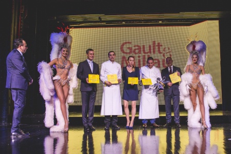 Le chef d'oeuvre : l'équipe du Louis XV à Monaco : Michel Lang, Sandro Micheli, Claire Sonnet, Dominique Lory et Noël Bajor.