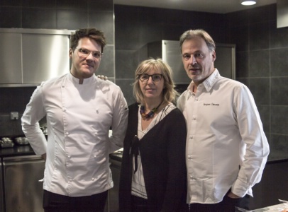 Alexis, Martine et Jacques Decoret. Depuis le mois de septembre Alexis Decoret a rejoint la maison familiale. Alexis, Martine et Jacques Decoret. Depuis le mois de septembre Alexis Decoret a rejoint la maison familiale.
