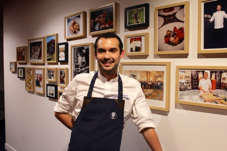 À 31 ans, le vainqueur de Top Chef 2019 a souhaité ouvrir son premier restaurant dans sa région natale. À 31 ans, le vainqueur de Top Chef 2019 a souhaité ouvrir son premier restaurant dans sa région natale.