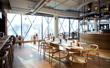 Le restaurant offre 70 couverts. Le restaurant offre 70 couverts.